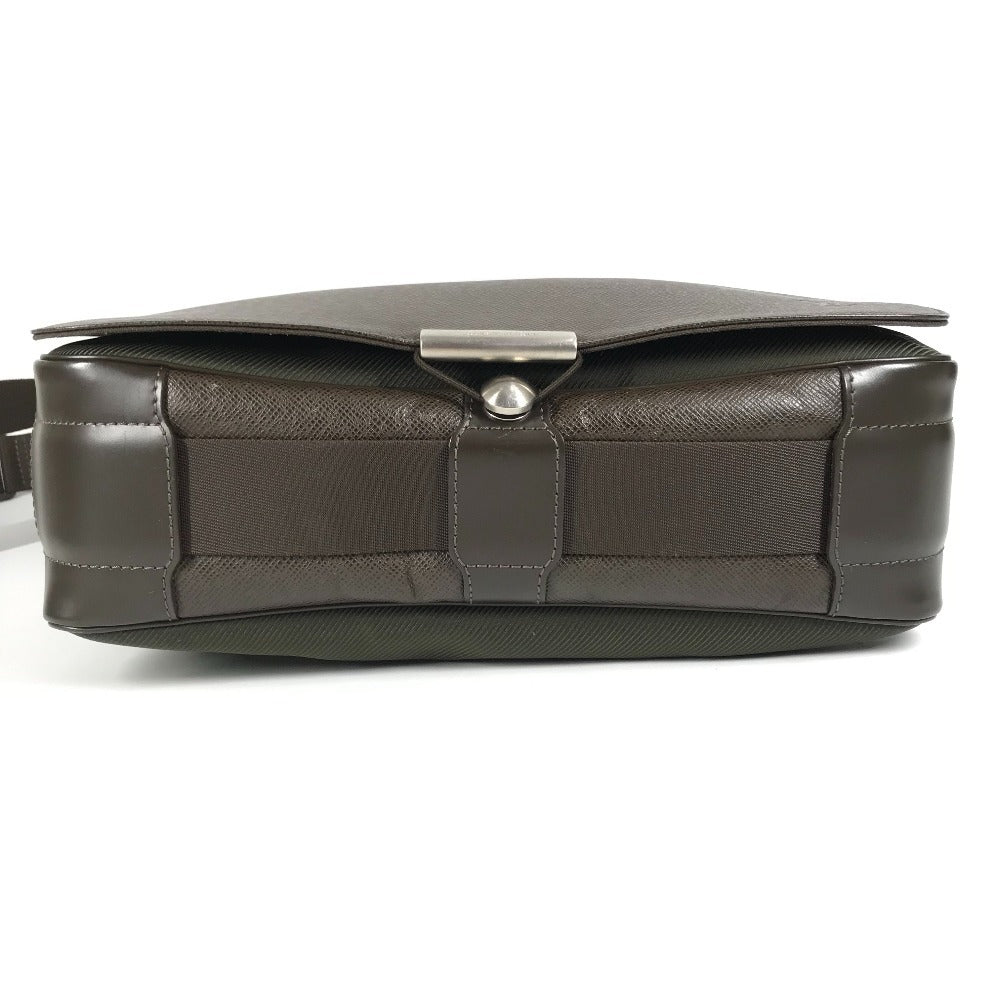 LOUIS VUITTON M30148 Taiga Victor Crossbody Flap Messenger Bag Shoulder Bag Taiga Leather Unisex Grizzly Brown