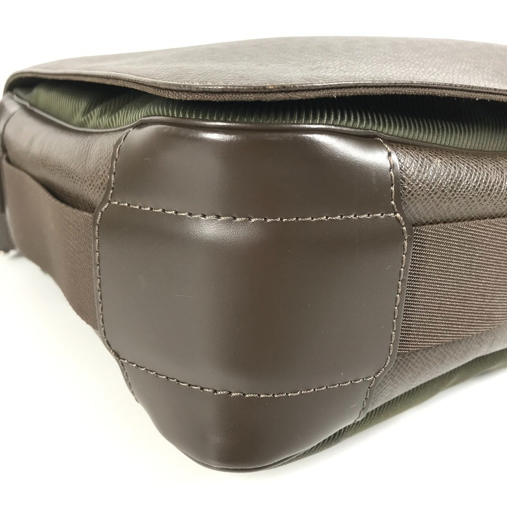 LOUIS VUITTON M30148 Taiga Victor Crossbody Flap Messenger Bag Shoulder Bag Taiga Leather Unisex Grizzly Brown