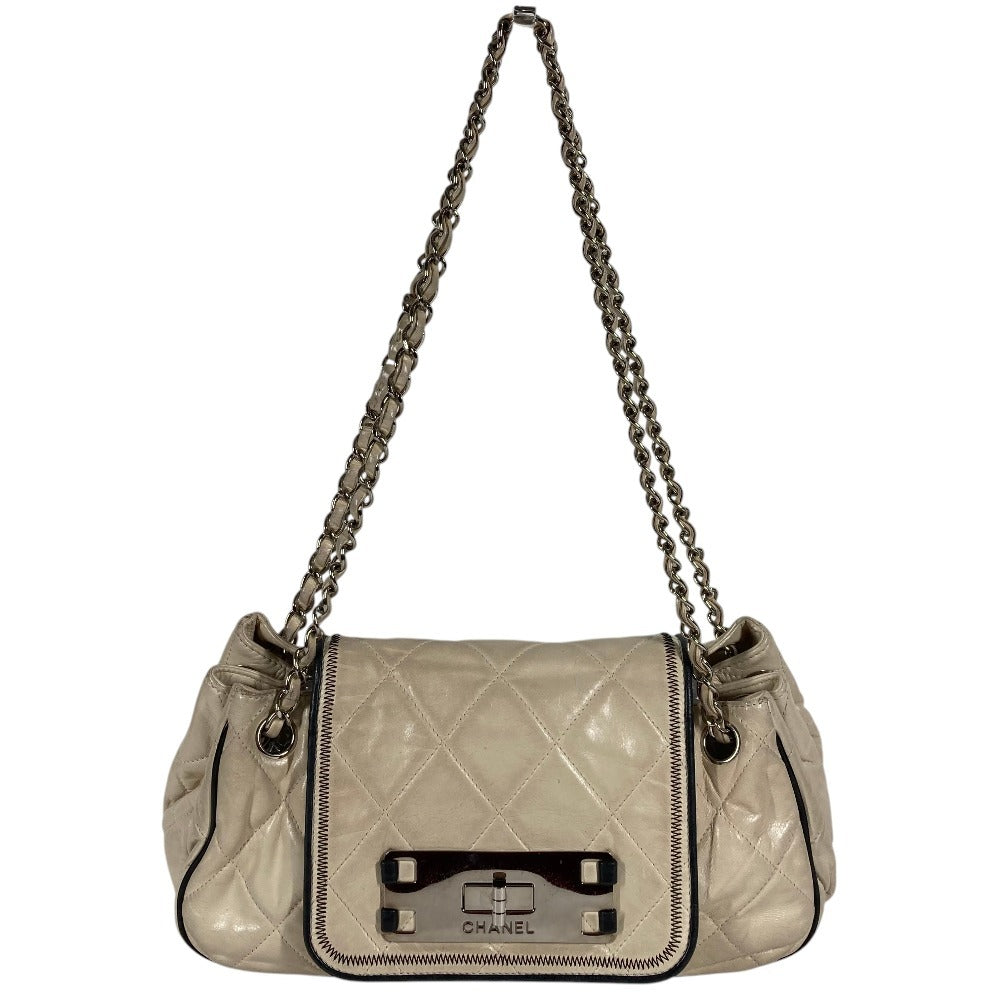 CHANEL イーストウエスト CC ココマーク ロゴ キルティング マトラッセ 2.55金具 カバン 肩掛け Wチェーン チェーンバッグ ショルダーバッグ レザー ユニセックス ベージュ