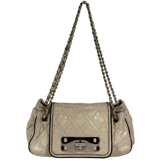 CHANEL イーストウエスト CC ココマーク ロゴ キルティング マトラッセ 2.55金具 カバン 肩掛け Wチェーン チェーンバッグ ショルダーバッグ レザー ユニセックス ベージュ