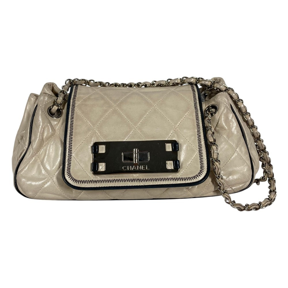 CHANEL イーストウエスト CC ココマーク ロゴ キルティング マトラッセ 2.55金具 カバン 肩掛け Wチェーン チェーンバッグ ショルダーバッグ レザー ユニセックス ベージュ
