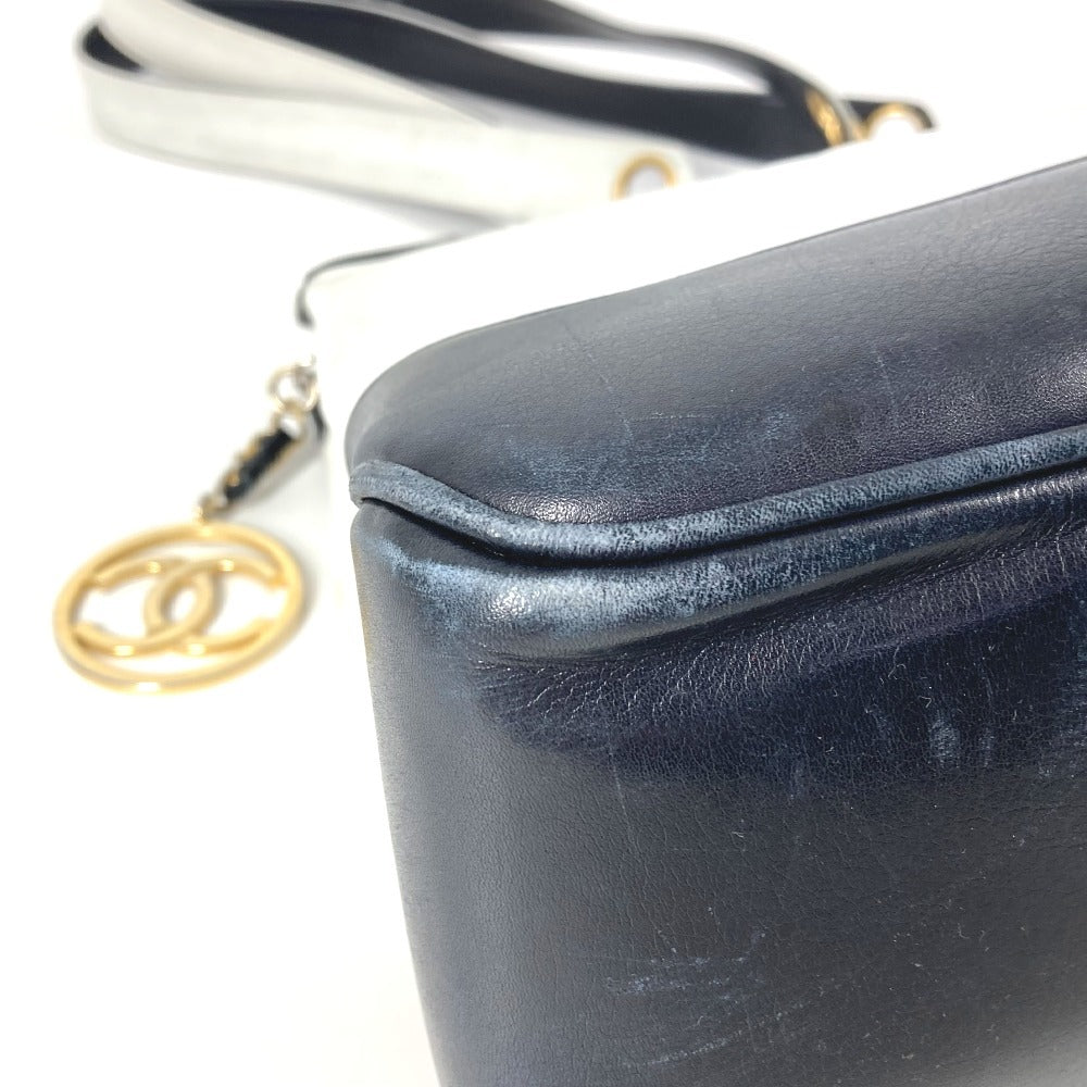 CHANEL ヴィンテージ バイカラー CC ココマーク ロゴ Wチェーン カバン 肩掛け トートバッグ チェーンバッグ ショルダーバッグ レザー ユニセックス ホワイト