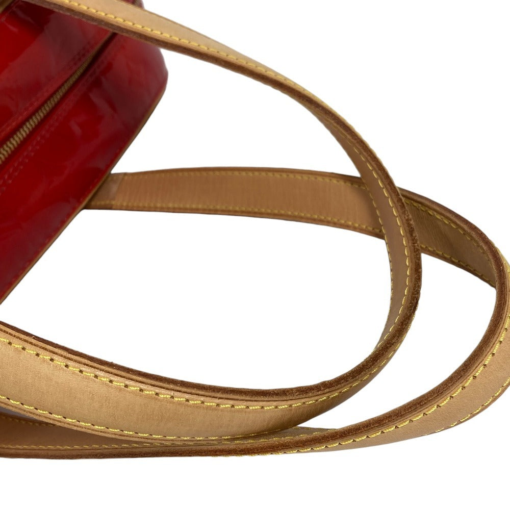 LOUIS VUITTON M91080 Monogram Vernis Sutton กระเป๋าสะพายข้างทรงบอสตัน กระเป๋าสะพายไหล่ ผ้าแคนวาส Monogram Vernis สีแดง สำหรับผู้หญิง