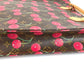 LOUIS VUITTON M95010 Monogram Cherry Takashi Murakami Sac Plat กระเป๋าโท้ท กระเป๋าทรงสี่เหลี่ยมผืนผ้า กระเป๋าโท้ทแนวตั้ง กระเป๋าสะพายข้าง Monogram Cherry Canvas Unisex สีน้ำตาล