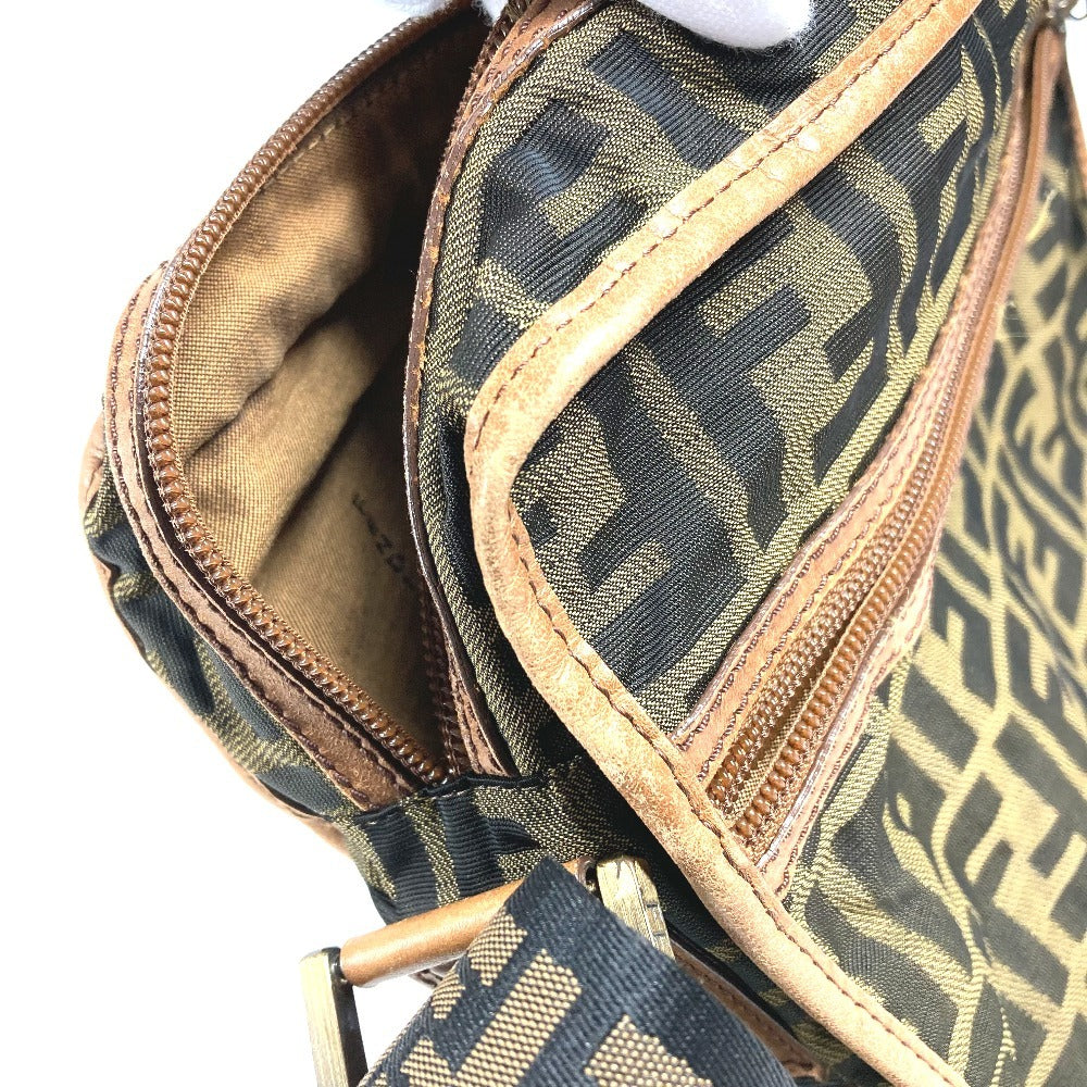 FENDI ズッカ ロゴ カバン 斜め掛け ポシェット ショルダーバッグ ナイロンキャンバス/レザー ユニセックス ブラウン