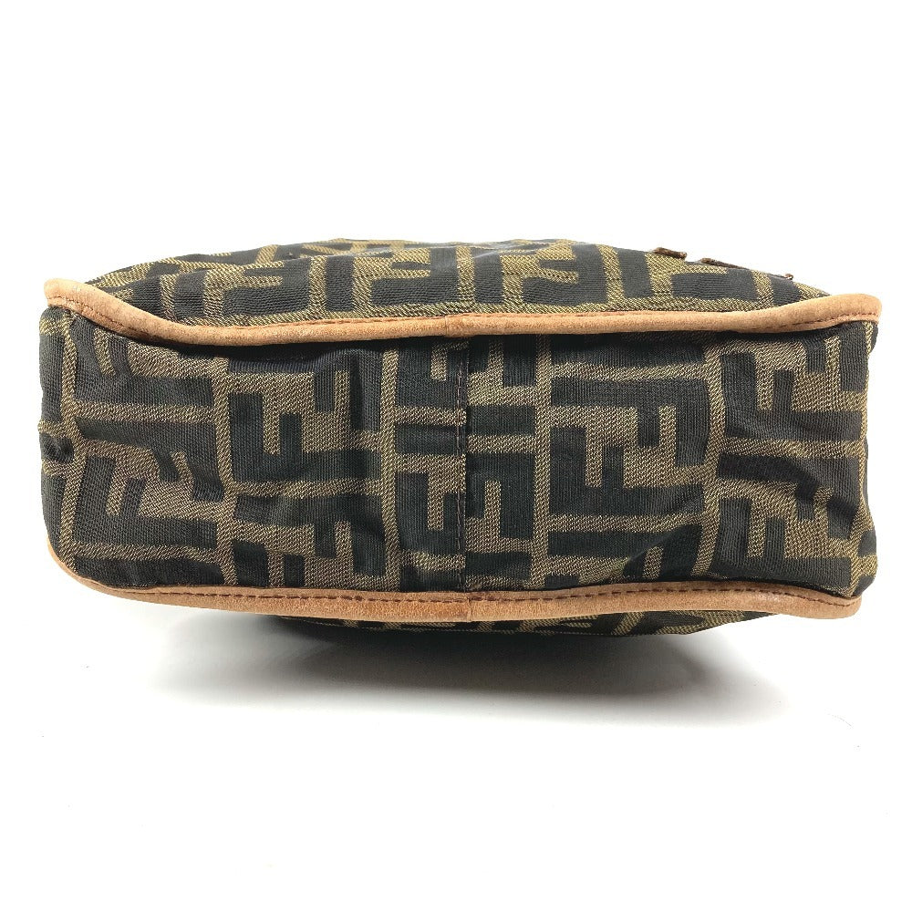 FENDI ズッカ ロゴ カバン 斜め掛け ポシェット ショルダーバッグ ナイロンキャンバス/レザー ユニセックス ブラウン