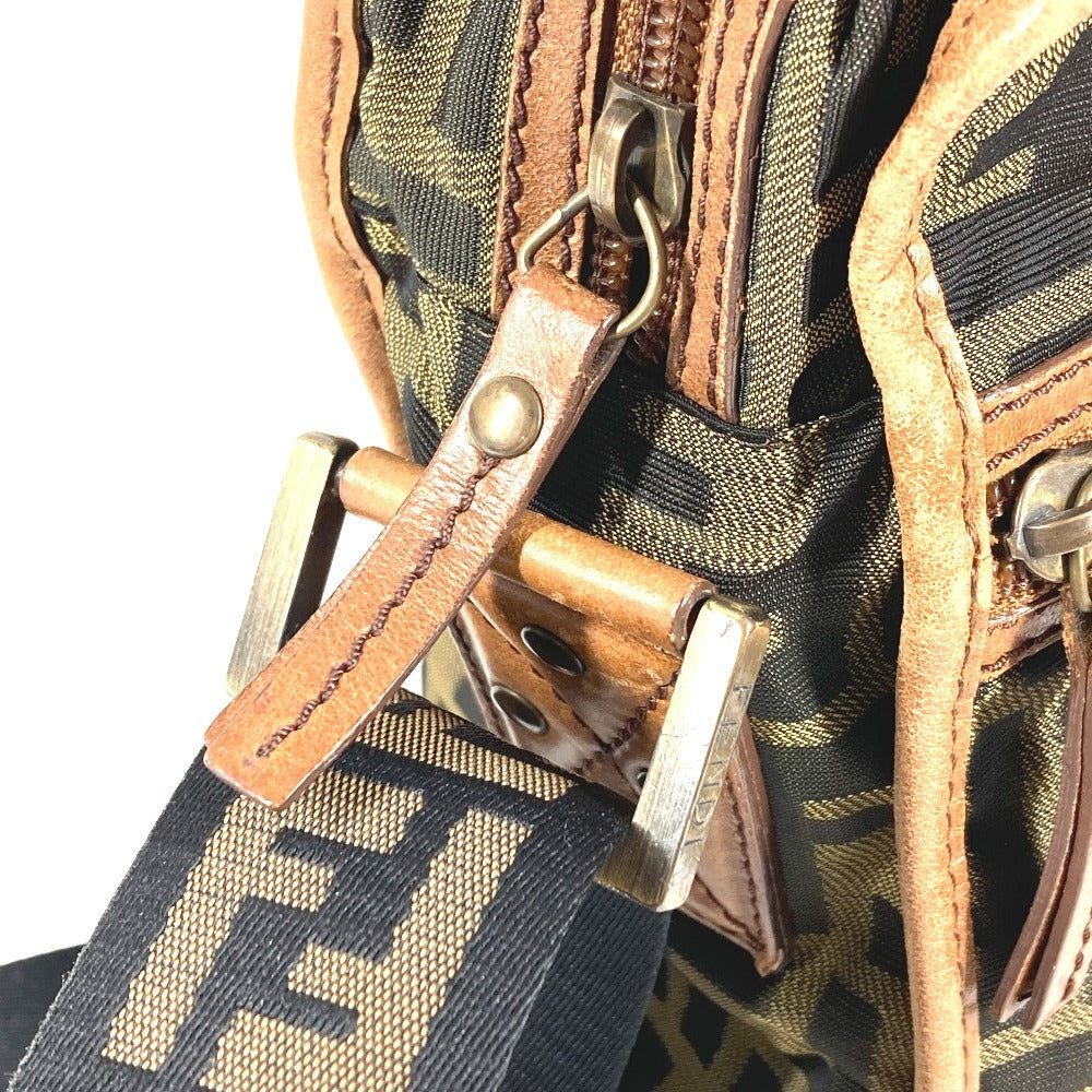 FENDI ズッカ ロゴ カバン 斜め掛け ポシェット ショルダーバッグ ナイロンキャンバス/レザー ユニセックス ブラウン