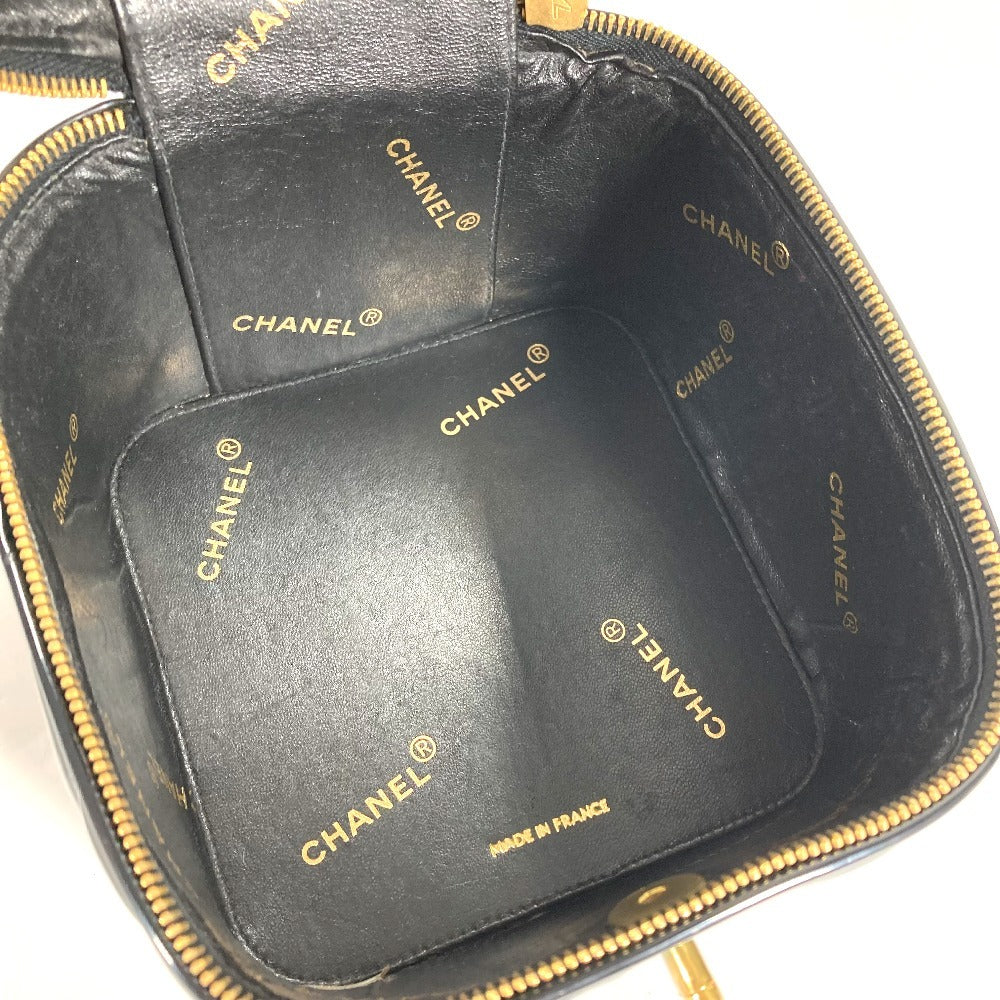 CHANEL ヴィンテージ CC ココマーク ロゴ キルティング マトラッセ ハート型ミラー カバン バニティバッグ ハンドバッグ パテントレザー レディース ブラック