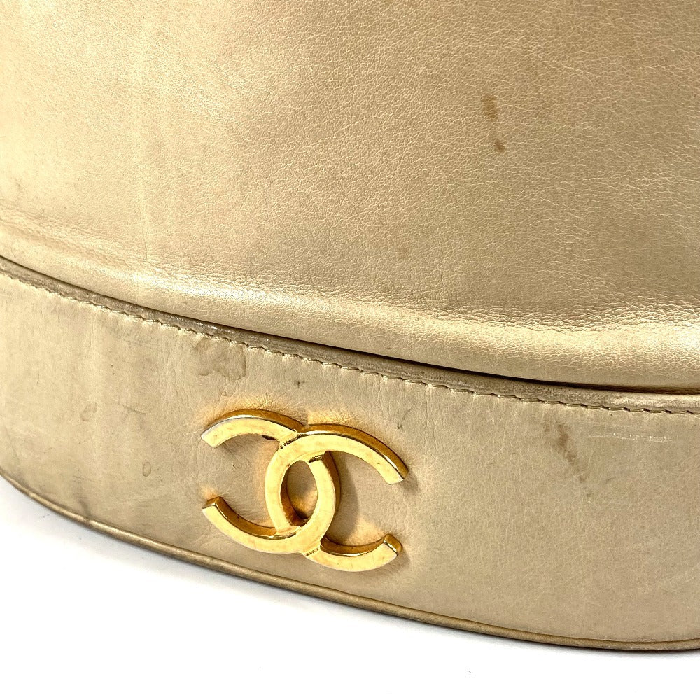 CHANEL ヴィンテージ トリプルココ CC ココマーク ロゴ 巾着 カバン 斜め掛け ポーチ付き ショルダーバッグ レザー ユニセックス ベージュ