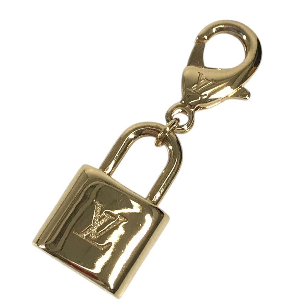 LOUIS VUITTON 不明 LV logo padlock charm Key Holder, Bag Charm, Pendant Top, Accessory, Necklace charm Metal Gold Used