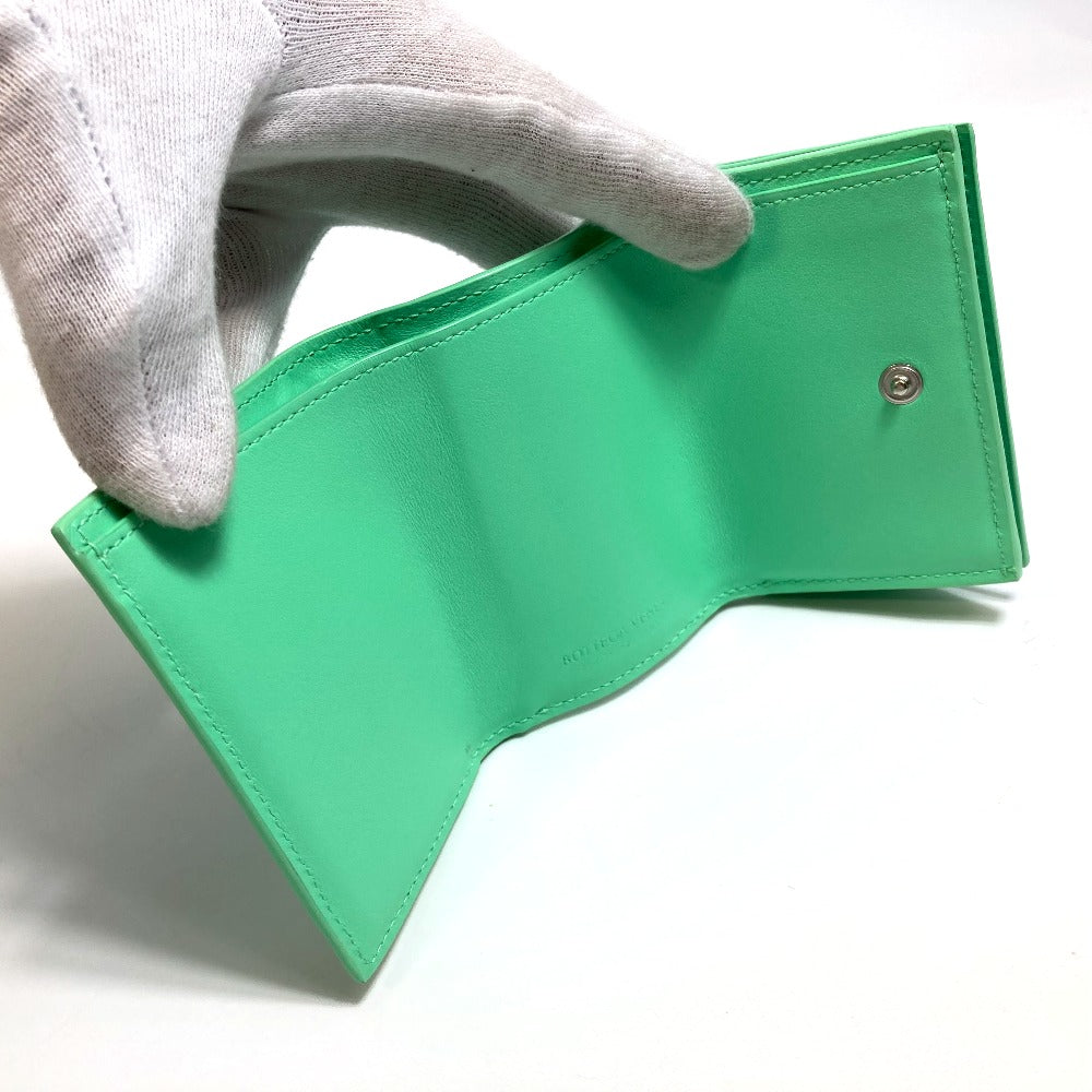 BOTTEGA VENETA 667036 Intrecciato Tiny Tri-fold Wallet in Calf Leather, Green