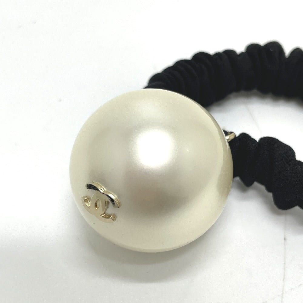 CHANEL CC Coco Mark Scrunchie F22V Hair Tie, Faux Pearl, Women's, Black x White