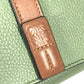 LOEWE アナグラム スモール バーティカル ウォレット コンパクトウォレット 3つ折り財布 レザー レディース グリーン