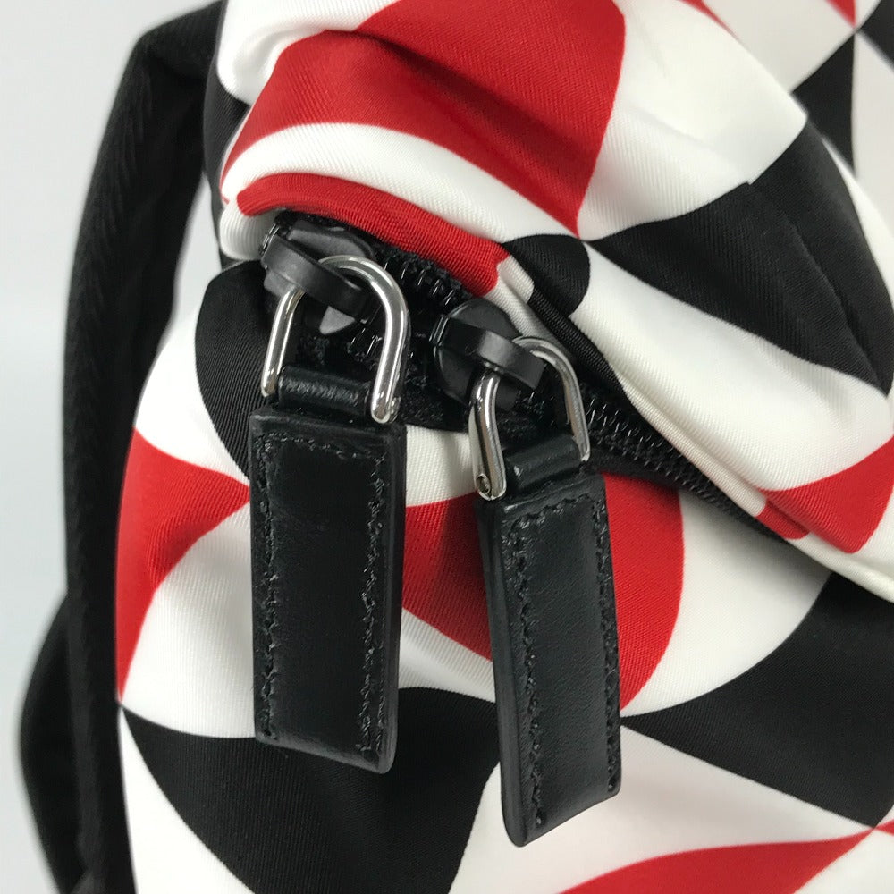 PRADA トライアングルロゴ 三角ロゴ プレート シニョ―プリント バックパック カバン リュックサック ナイロン メンズ レッド