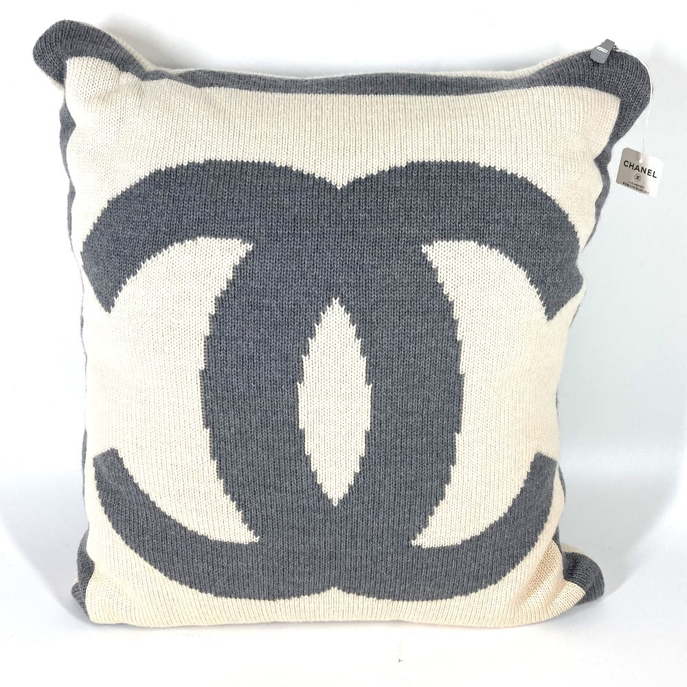 CHANEL CC ココマーク ダブル フェイス ピロー 枕 インテリア ニット バイカラー クッション ウール/カシミヤ ユニセックス ホワイトxグレー