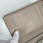 LOEWE C821S33X07 アナグラム バーティカル ウォレット スモール コンパクトウォレット 3つ折り財布 レザー レディース ライトゴースト ベージュ