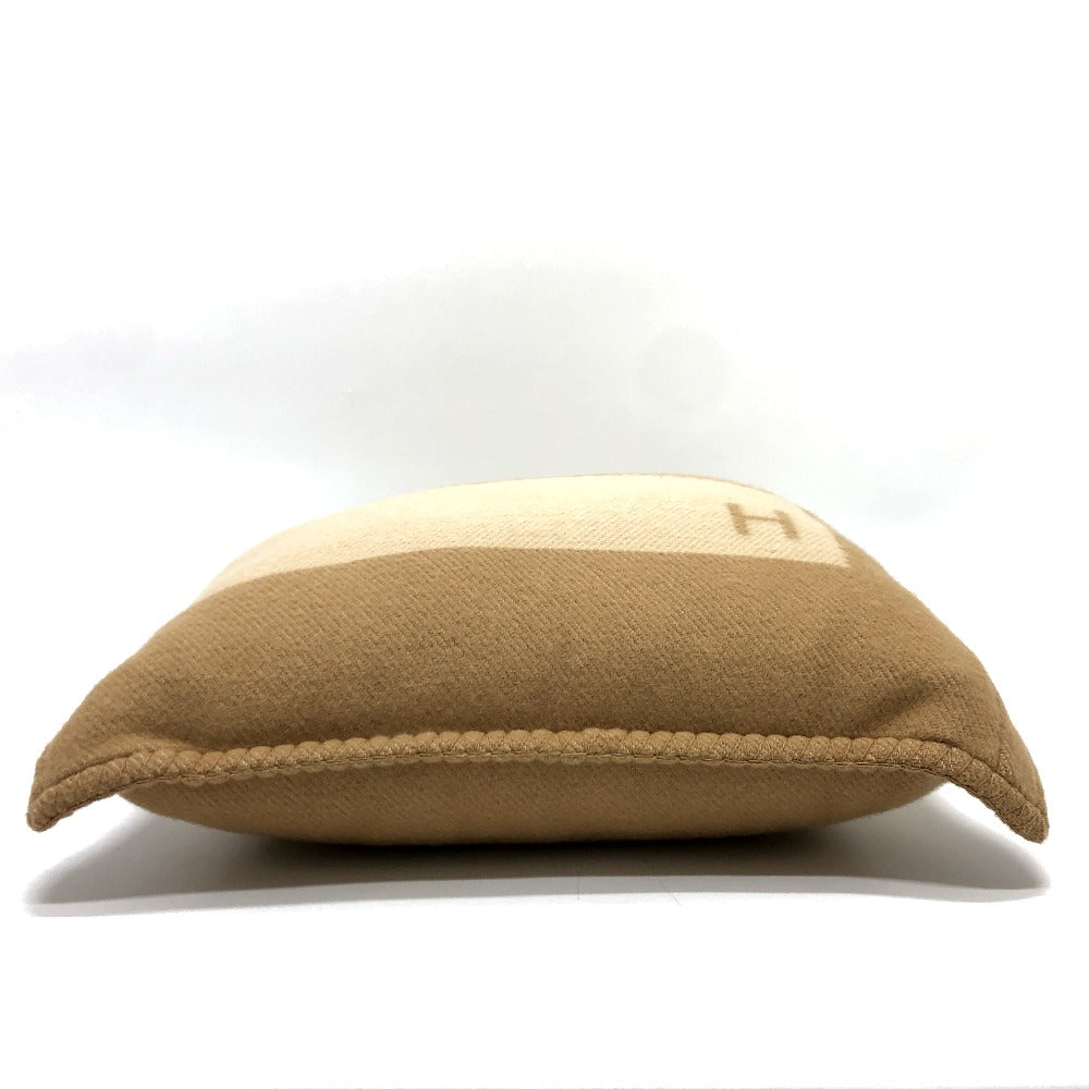 HERMES H103423M クッション 《Hリヴィエラ》 雑貨 インテリア インテリア小物 クッション ウール/カシミヤ レディース サーブル ベージュ