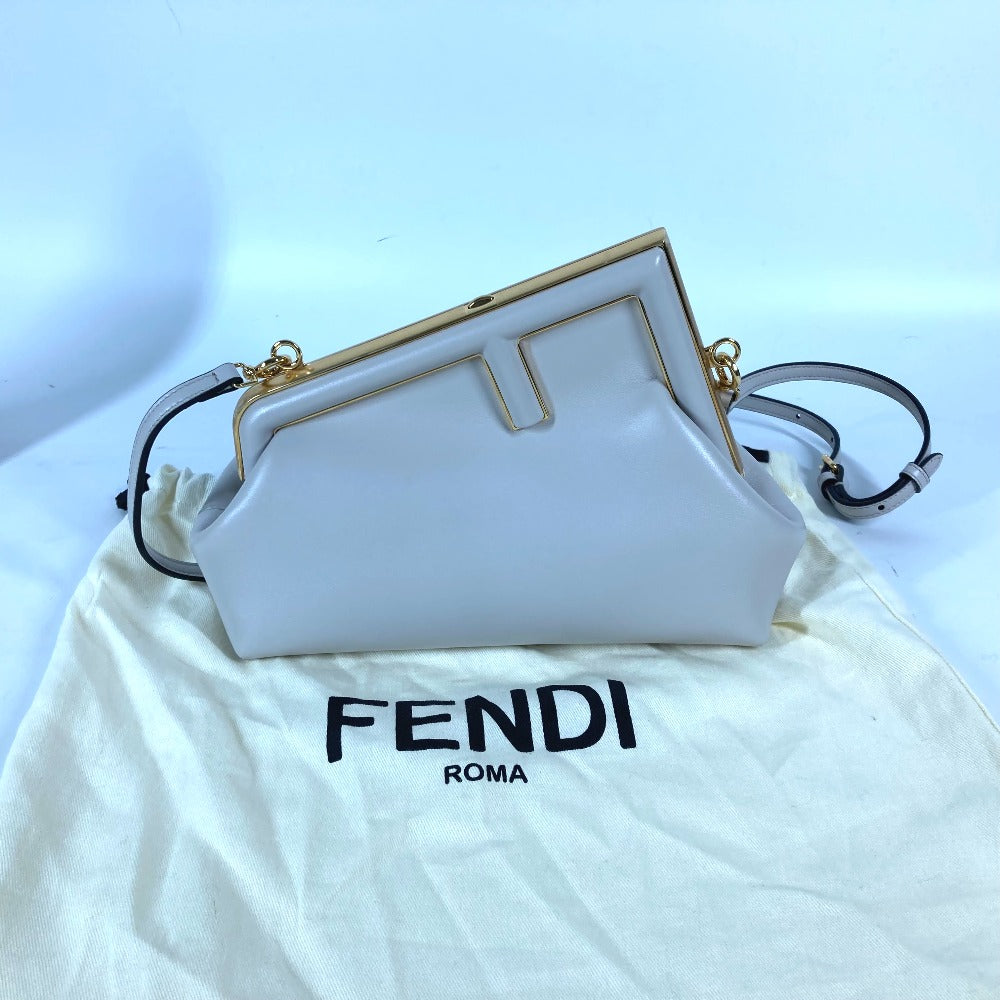 FENDI 8BP129 肩掛け 斜め掛け ポシェット ファースト スモール 2WAY ショルダーバッグ カバン クラッチバッグ レザー レディース ホワイトグレー系