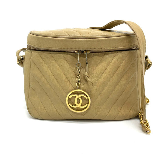 CHANEL CC ココチャーム Vステッチ シェブロン カバン チェーンショルダー ショルダーバッグ キャビアスキン レディース ベージュ