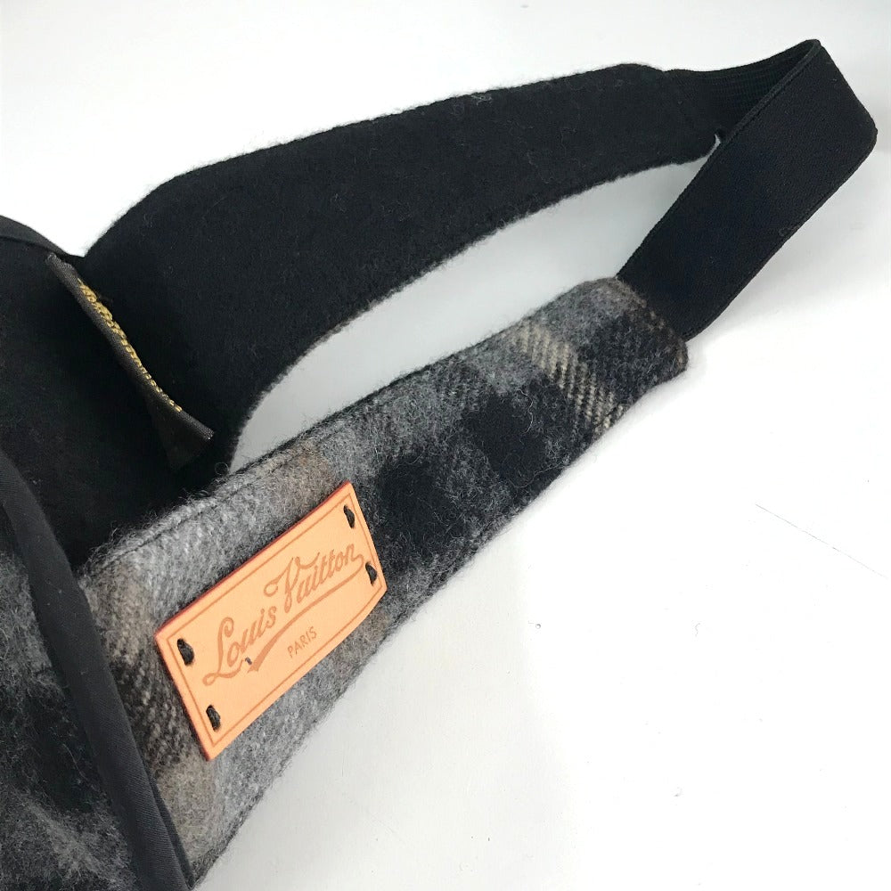 LOUIS VUITTON R99136 Check Eye Mask, Pillow, and Socks 3-Piece Travel Set, Wool Cushion, Unisex, Gray