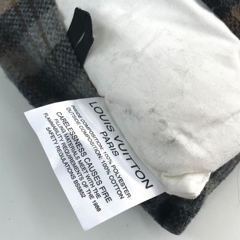 LOUIS VUITTON R99136 Check Eye Mask, Pillow, and Socks 3-Piece Travel Set, Wool Cushion, Unisex, Gray