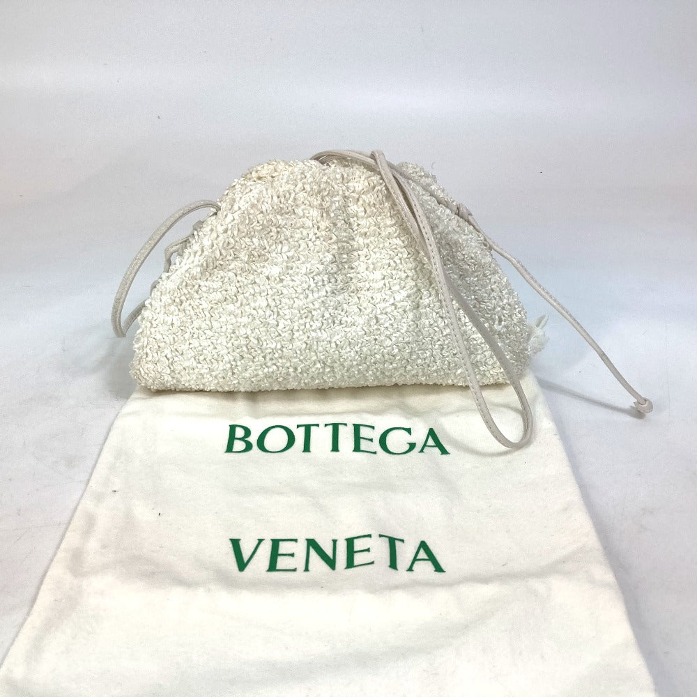 BOTTEGA VENETA 585852 Mini The Pouch, a crossbody bag with a clasp closure, in nylon and leather, white.