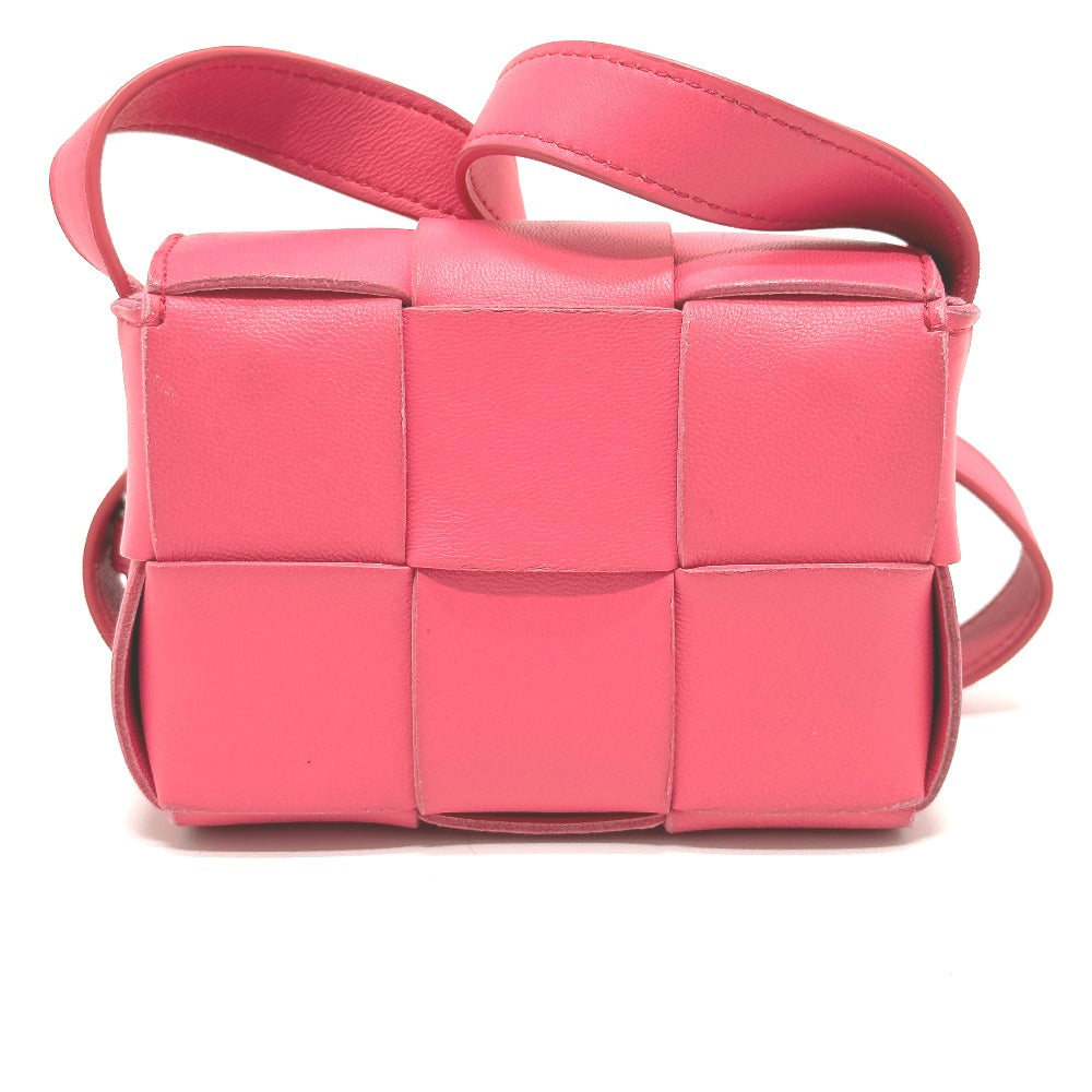 BOTTEGA VENETA マキシイントレチャート カセット ミニ 斜め掛け ポシェット クロスボディ ショルダーバッグ レザー レディース ピンク