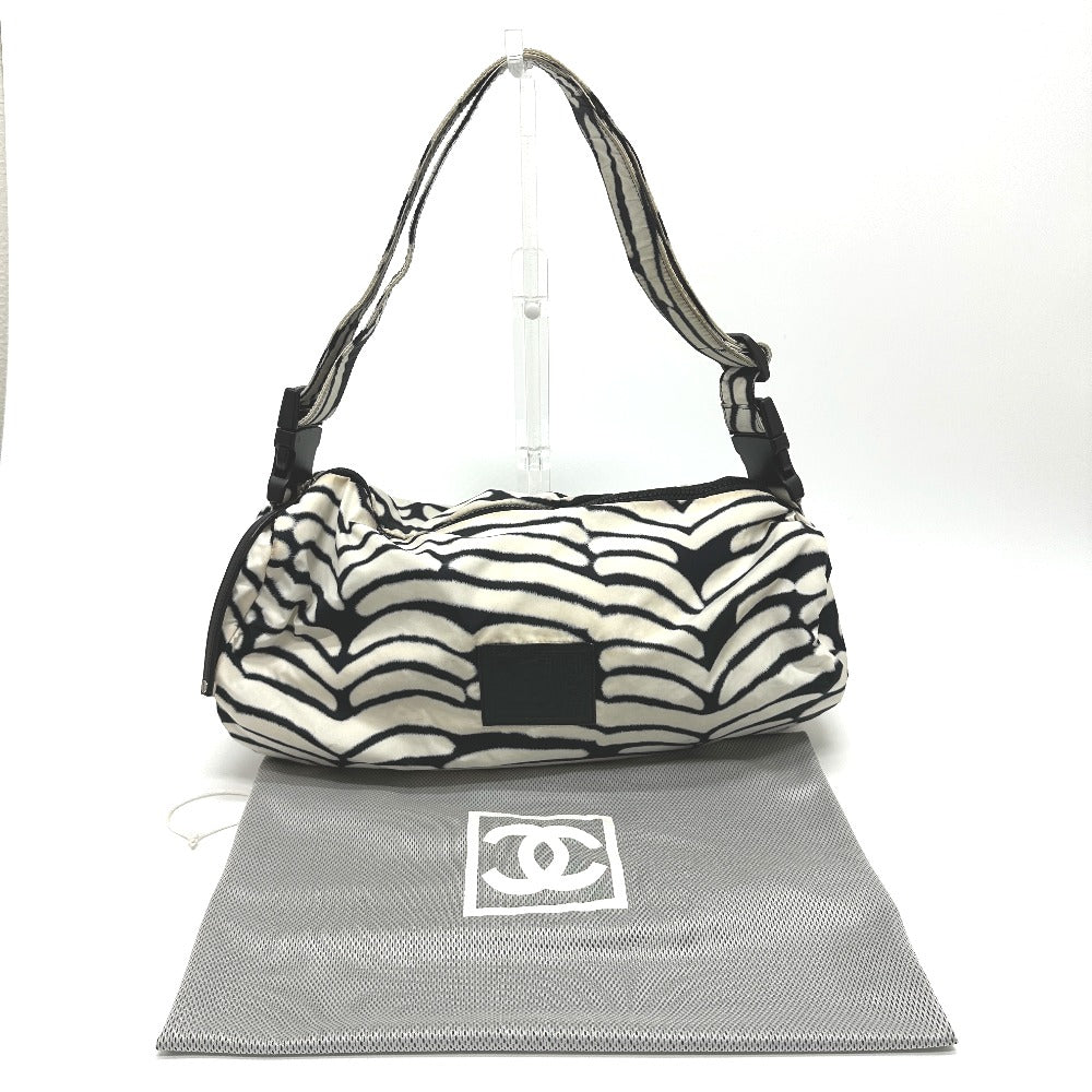 CHANEL スポーツ CC ココマーク カバン 斜め掛け 肩掛け ショルダーバッグ ナイロン レディース ホワイト