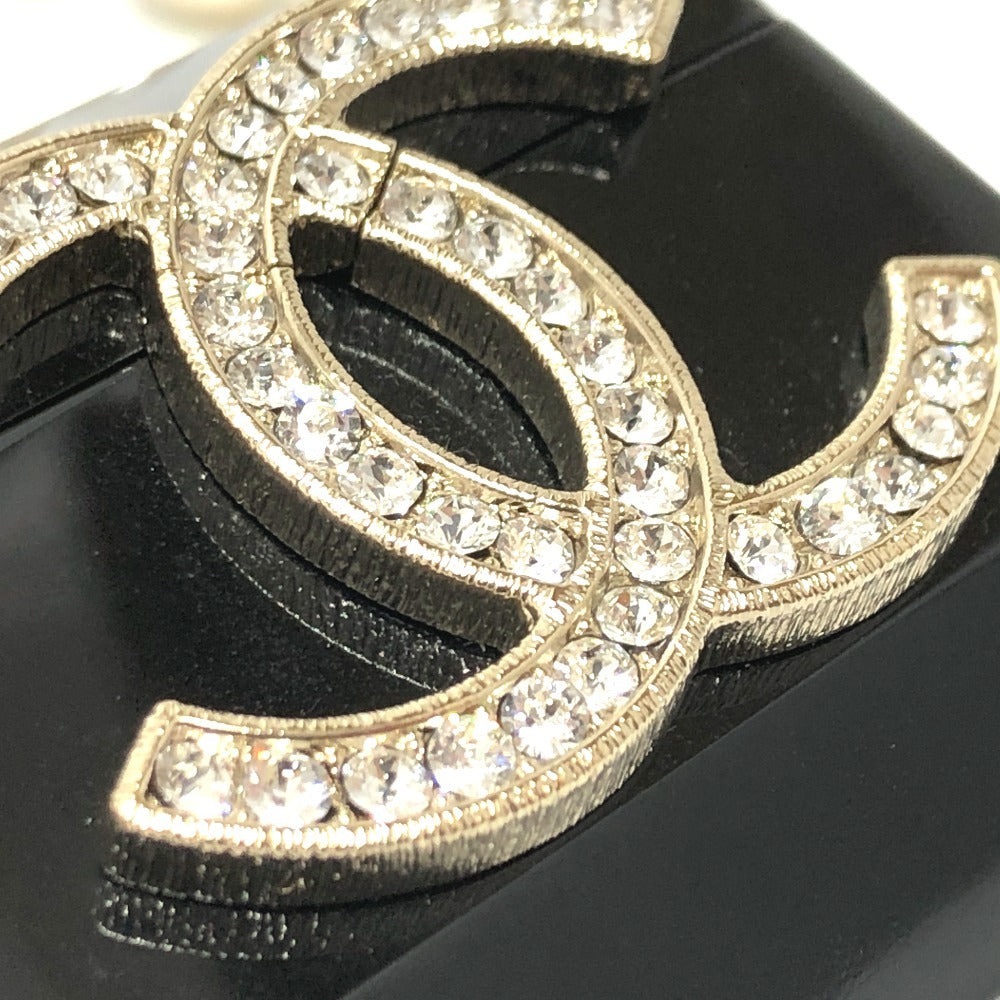 CHANEL AB6425 CC Coco Mark AirPods Pro Case, Apple Pearl Shoulder Bag, P21A Earphone Case, Plastic, Women's, Black