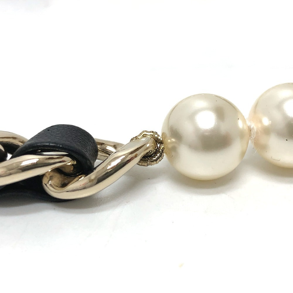 CHANEL AB6425 CC Coco Mark AirPods Pro Case, Apple Pearl Shoulder Bag, P21A Earphone Case, Plastic, Women's, Black