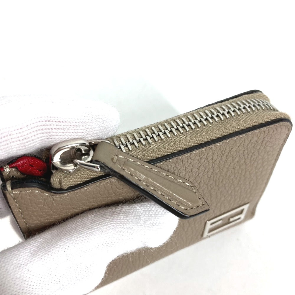 FENDI 7M0330 フラグメントケース 財布 ロゴ 財布 小銭入れ L字ファスナー コインケース レザー メンズ ベージュ系