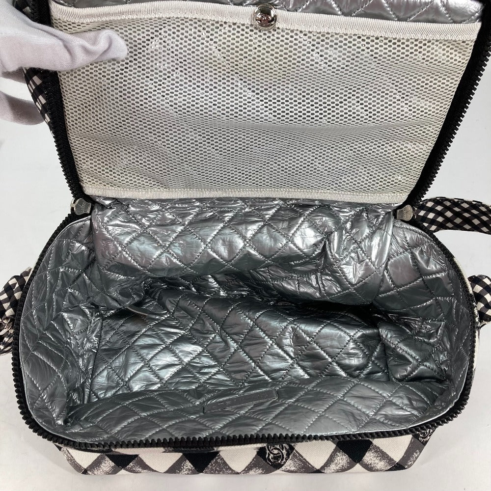 CHANEL チェック CC ココマーク カバン 肩掛け ハンドバッグ ショルダーバッグ キャンバス レディース ホワイト