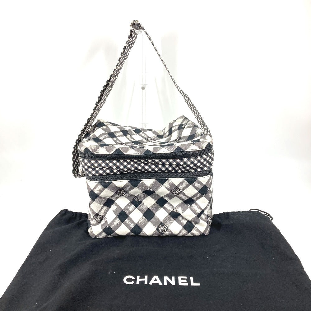CHANEL チェック CC ココマーク カバン 肩掛け ハンドバッグ ショルダーバッグ キャンバス レディース ホワイト