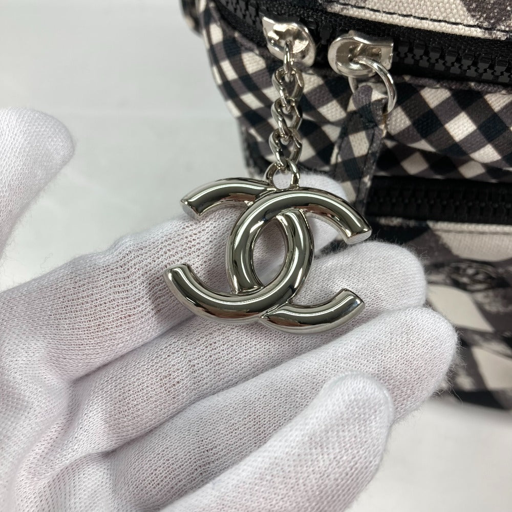 CHANEL チェック CC ココマーク カバン 肩掛け ハンドバッグ ショルダーバッグ キャンバス レディース ホワイト