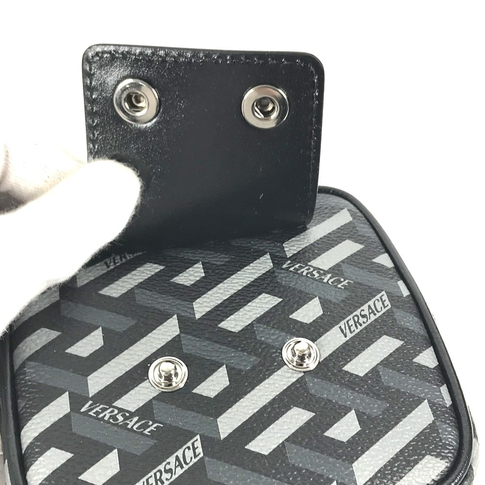 VERSACE 総ロゴ ラグレカ スクエア メイクポーチ 化粧ポーチ マルチポーチ ポーチ レザー レディース グレー