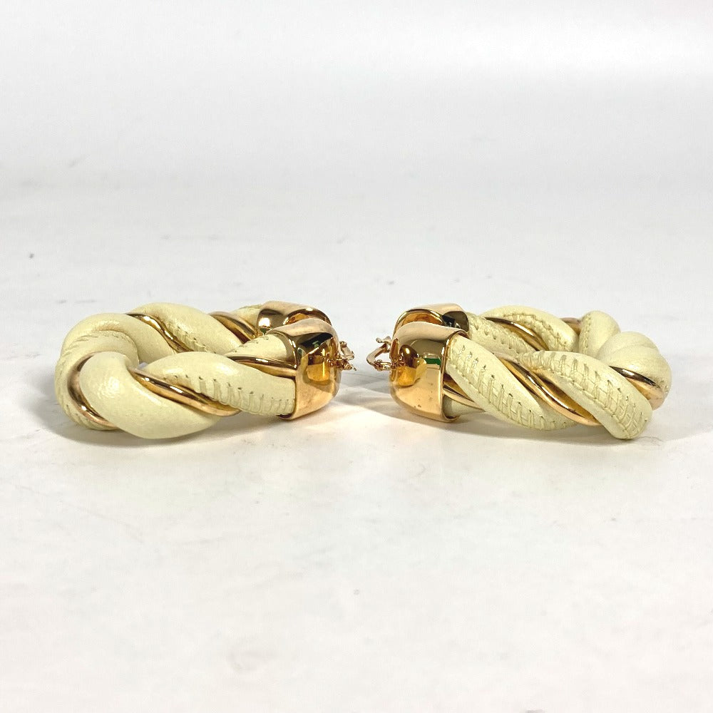 BOTTEGA VENETA ツイスト トライアングル フープピアス　 アクセサリー ピアス レザー レディース ライトイエロー系