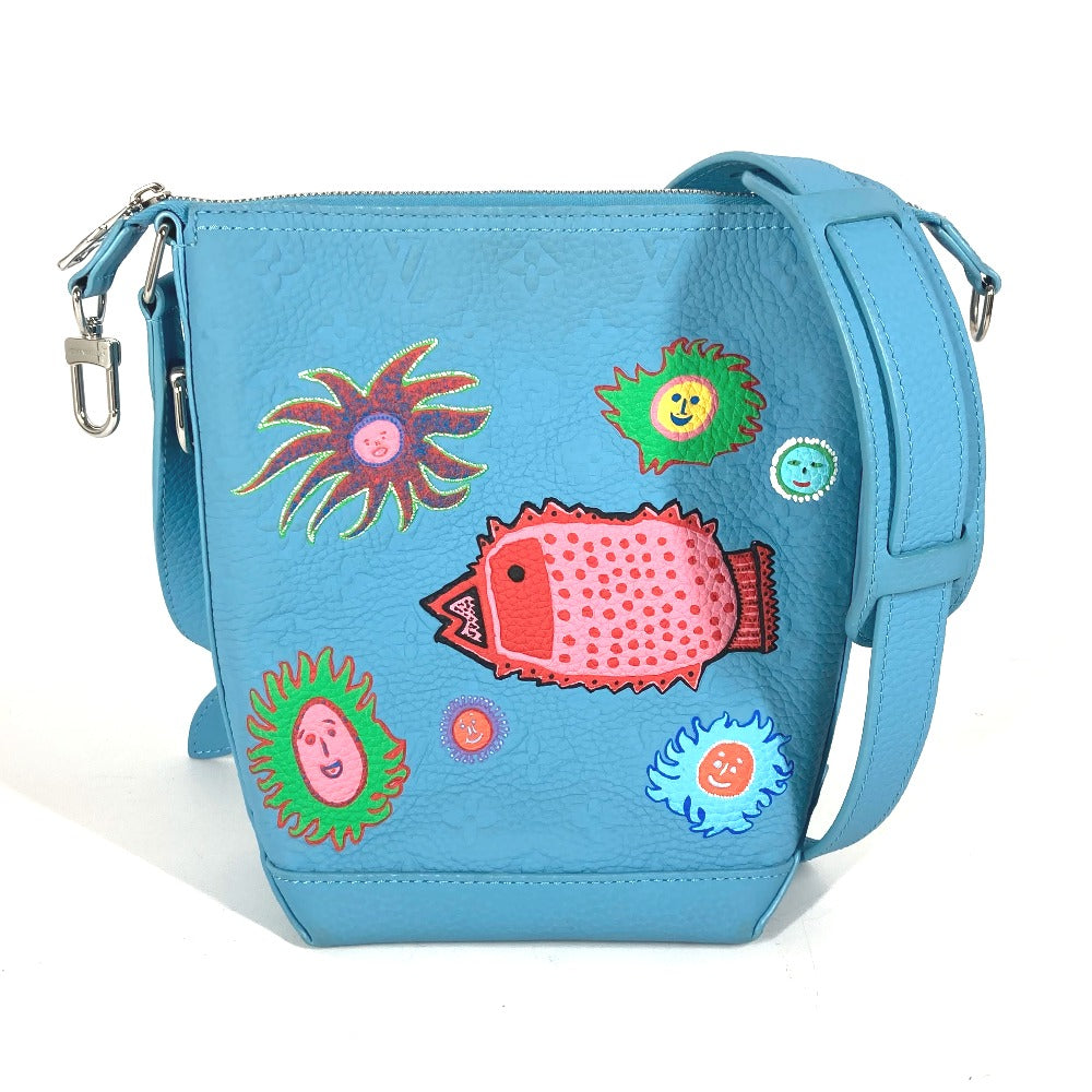 LOUIS VUITTON M21716 LV×YK モノグラムトリヨン ホーボー クルーザー アップリケ カバン 斜め掛け ポシェット ショルダーバッグ トリヨンレザー ユニセックス ブルー - brandshop-reference
