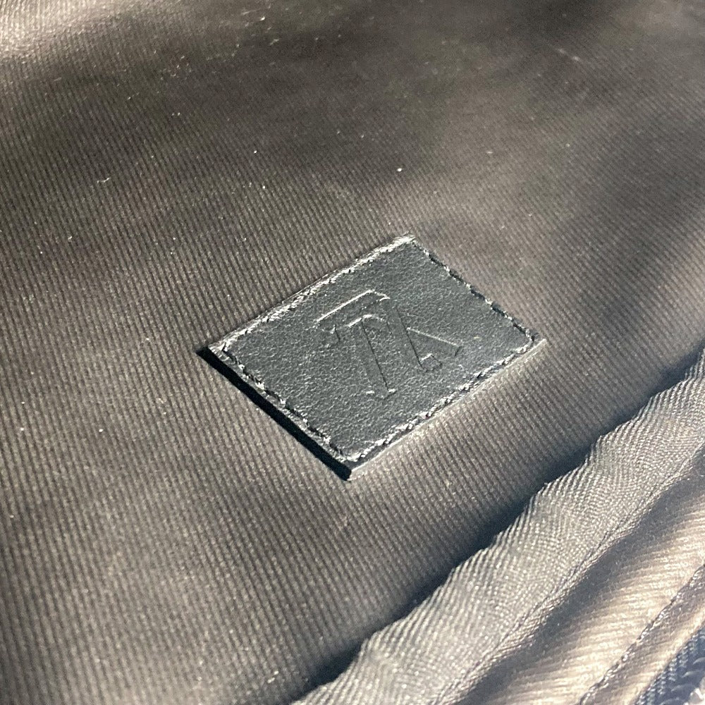 LOUIS VUITTON M21435 LV スノー コレクション ドップキット ポーチ カバン セカンドバッグ クラッチバッグ ナイロン ユニセックス ブラック