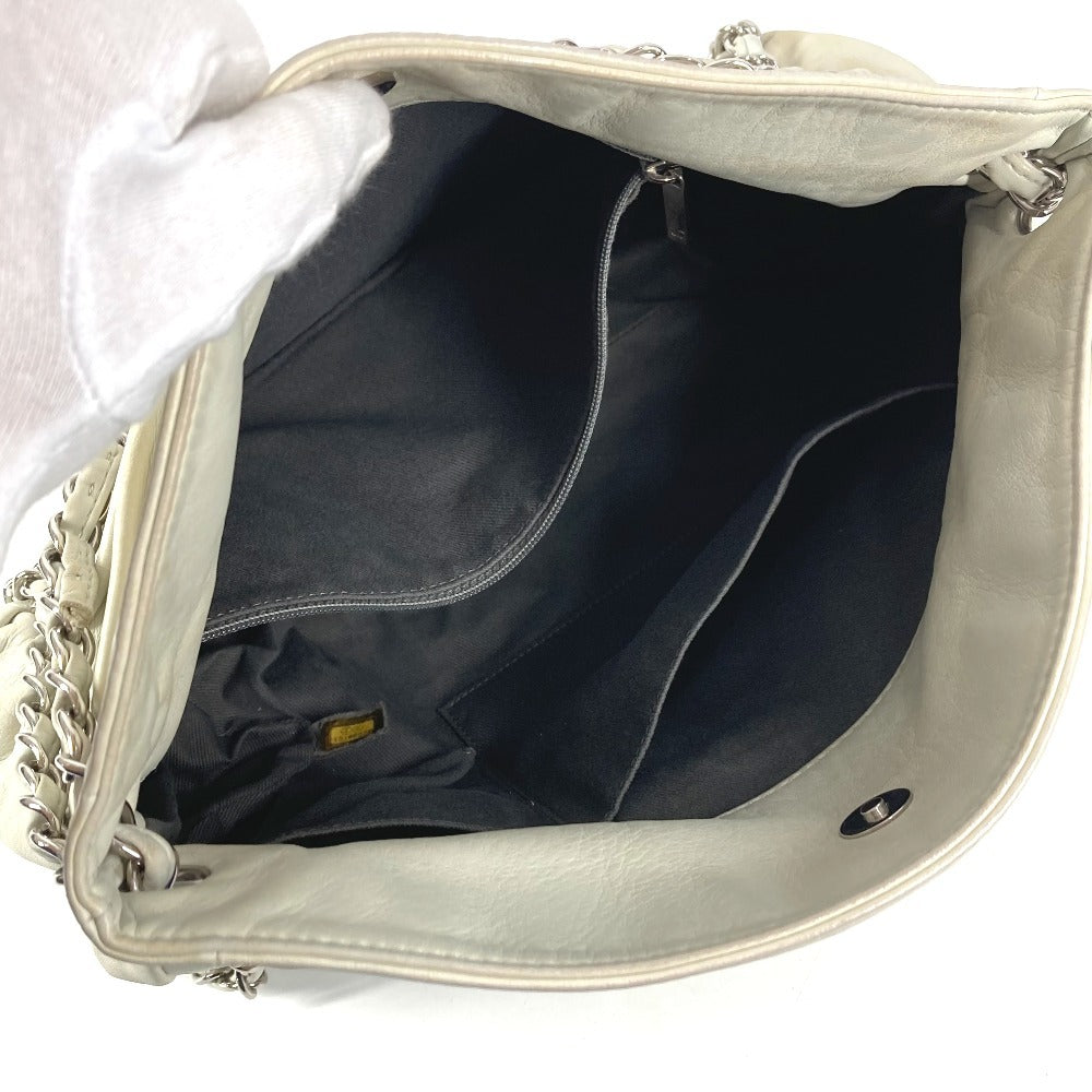 CHANEL Wチェーン CC ココマーク ロゴ チャーム付き カバン チェーンバッグ トートバッグ 肩掛け ショルダーバッグ レザー レディース ホワイト
