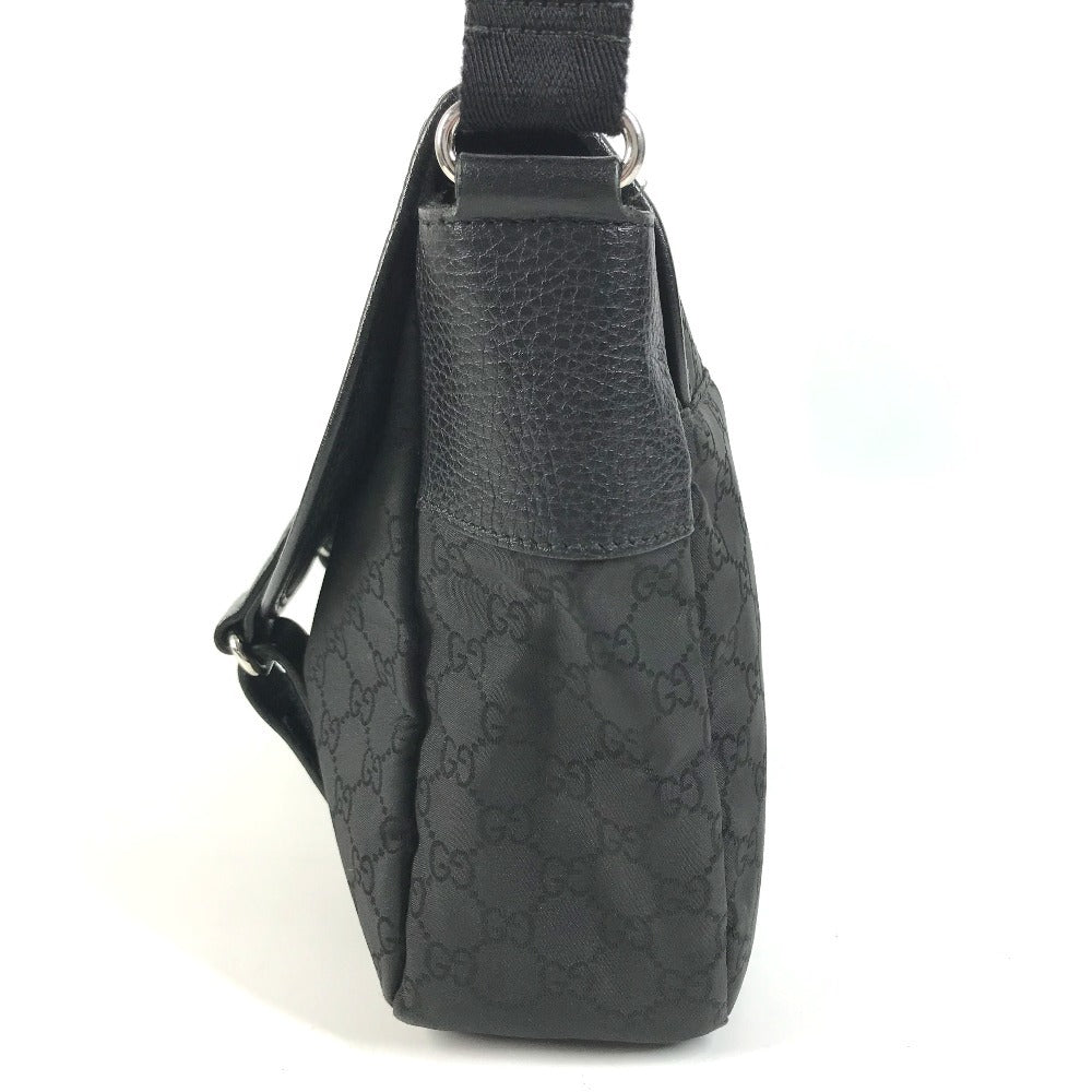 GUCCI 374423 Logo GG Crossbody Flap Pochette Shoulder Bag Nylon / Leather Black Used