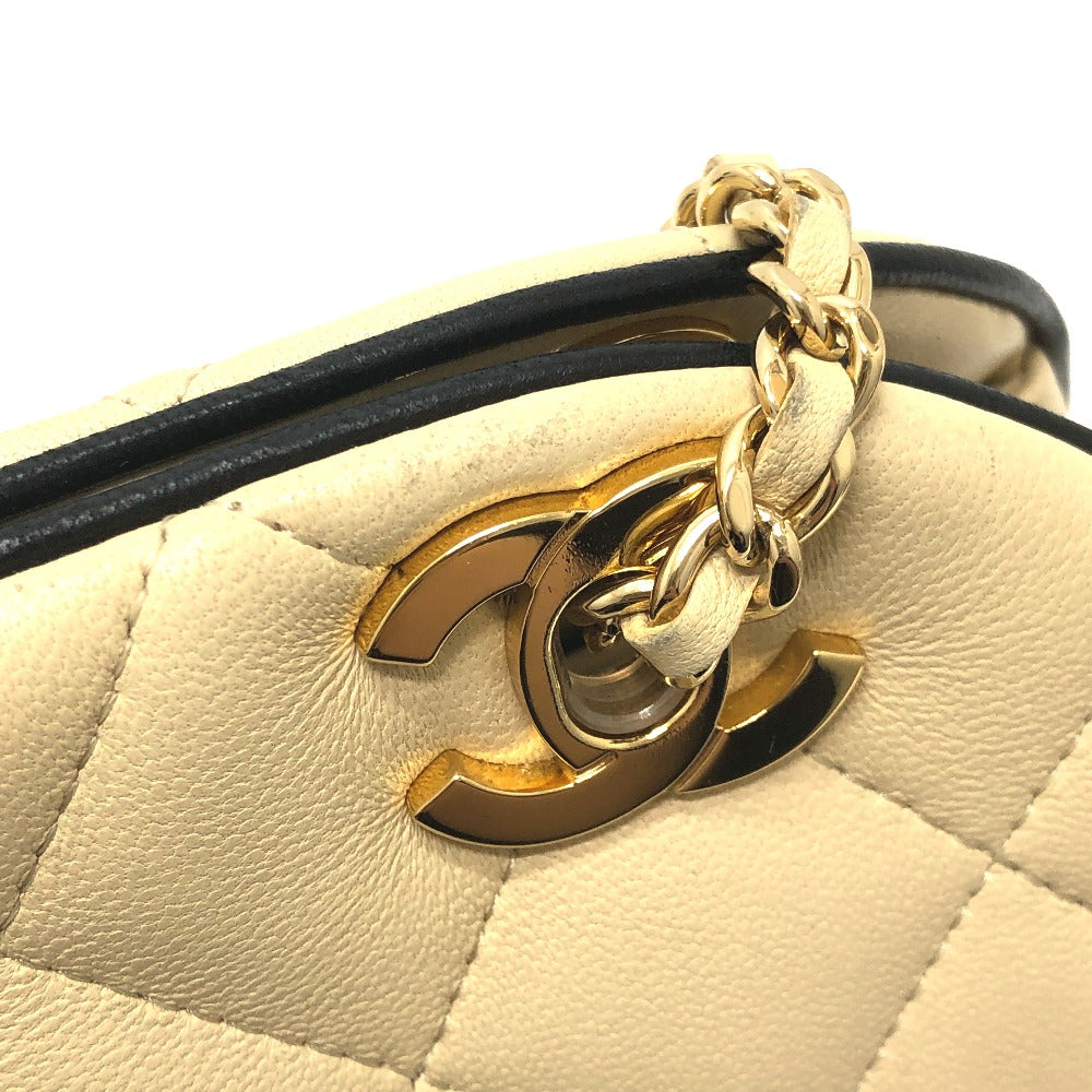 CHANEL AP5254 Spring/Summer 2026 Chain Clutch Chain Handbag, Shoulder Bag, Crossbody Bag Shoulder Bag Lambskin Leather Beige/Black Used