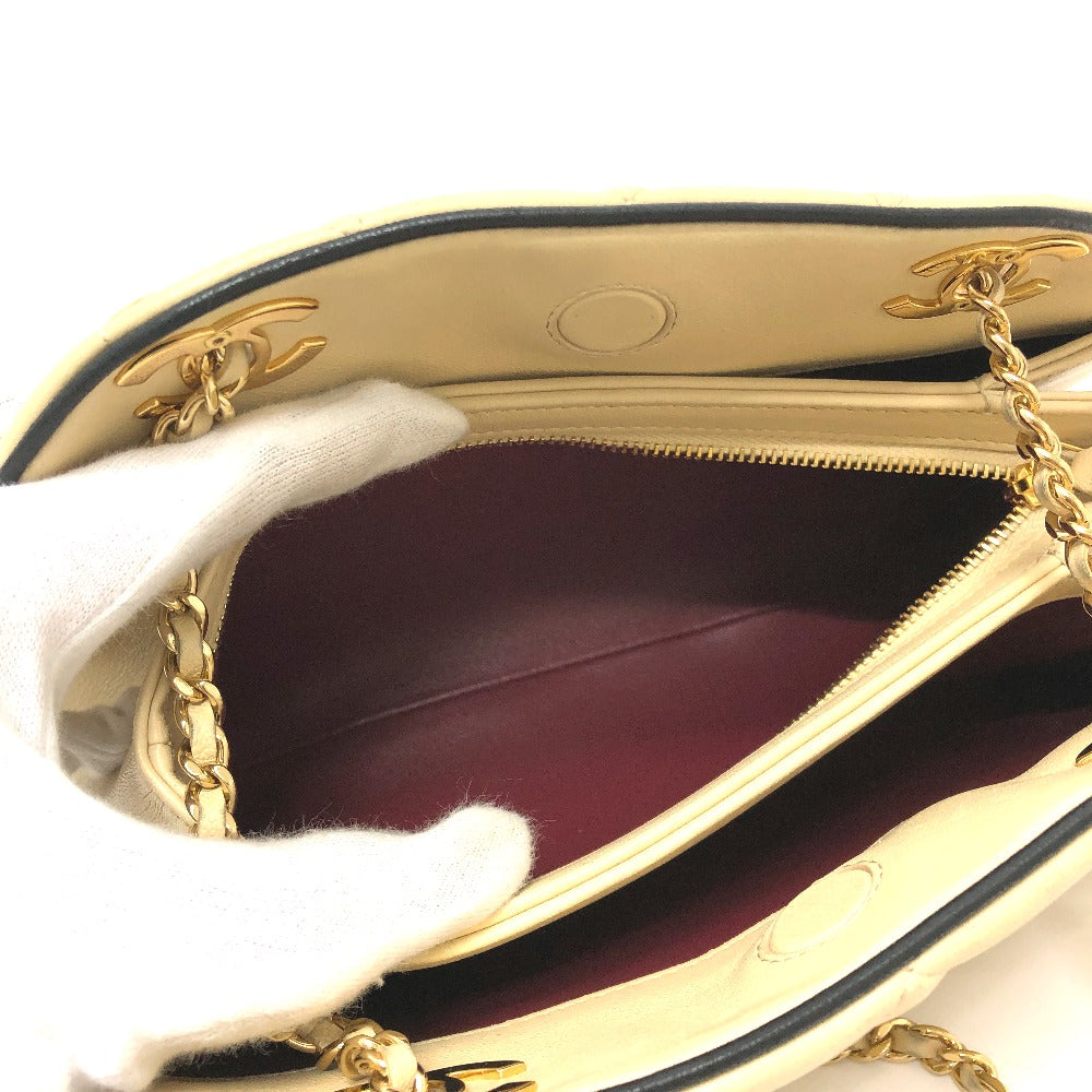 CHANEL AP5254 Spring/Summer 2026 Chain Clutch Chain Handbag, Shoulder Bag, Crossbody Bag Shoulder Bag Lambskin Leather Beige/Black Used