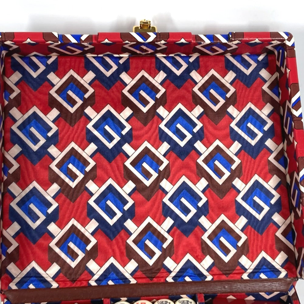 GUCCI 662474 カードゲーム トランプ チップ ジオメトリックG ブリーフケース ポーカー セット サイコロ ダイス インテリア ゲーム おもちゃ 雑貨 プラスチック ユニセックス レッド