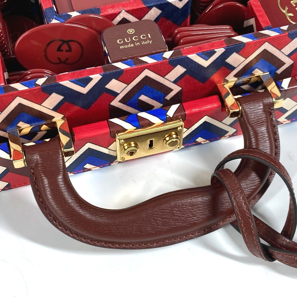 GUCCI 662474 カードゲーム トランプ チップ ジオメトリックG ブリーフケース ポーカー セット サイコロ ダイス インテリア ゲーム おもちゃ 雑貨 プラスチック ユニセックス レッド