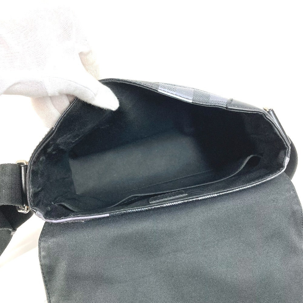 LOUIS VUITTON N40072 ダミエグラフィット ピクセル ディストリクトPM ディストリクト PM カバン 斜め掛け フラップ ショルダーバッグ ダミエグラフィットキャンバス ユニセックス ブラック
