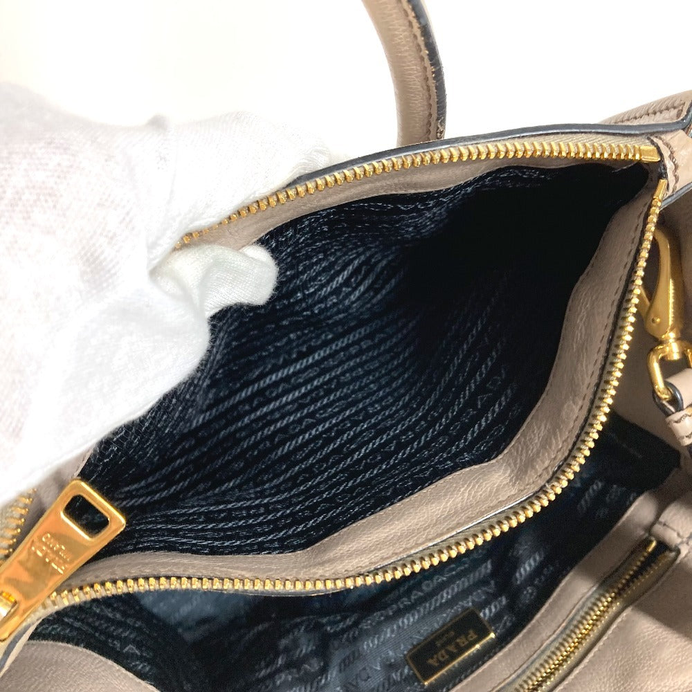 PRADA 2WAYバッグ トライアングルロゴ 三角ロゴ プレート ハンドバッグ カバン ショルダーバッグ 斜め掛け トートバッグ レザー ユニセックス ベージュ系