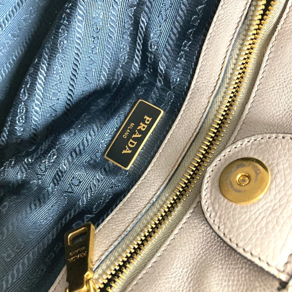 PRADA 2WAYバッグ トライアングルロゴ 三角ロゴ プレート ハンドバッグ カバン ショルダーバッグ 斜め掛け トートバッグ レザー ユニセックス ベージュ系