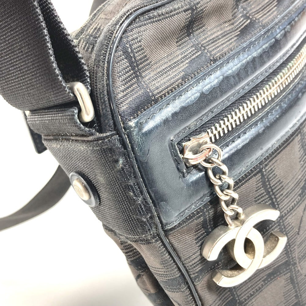 CHANEL A30913 ニュートラベルライン ポシェット CC ココマーク ロゴ カバン 斜め掛け ショルダーバッグ ナイロンキャンバス レディース ブラック
