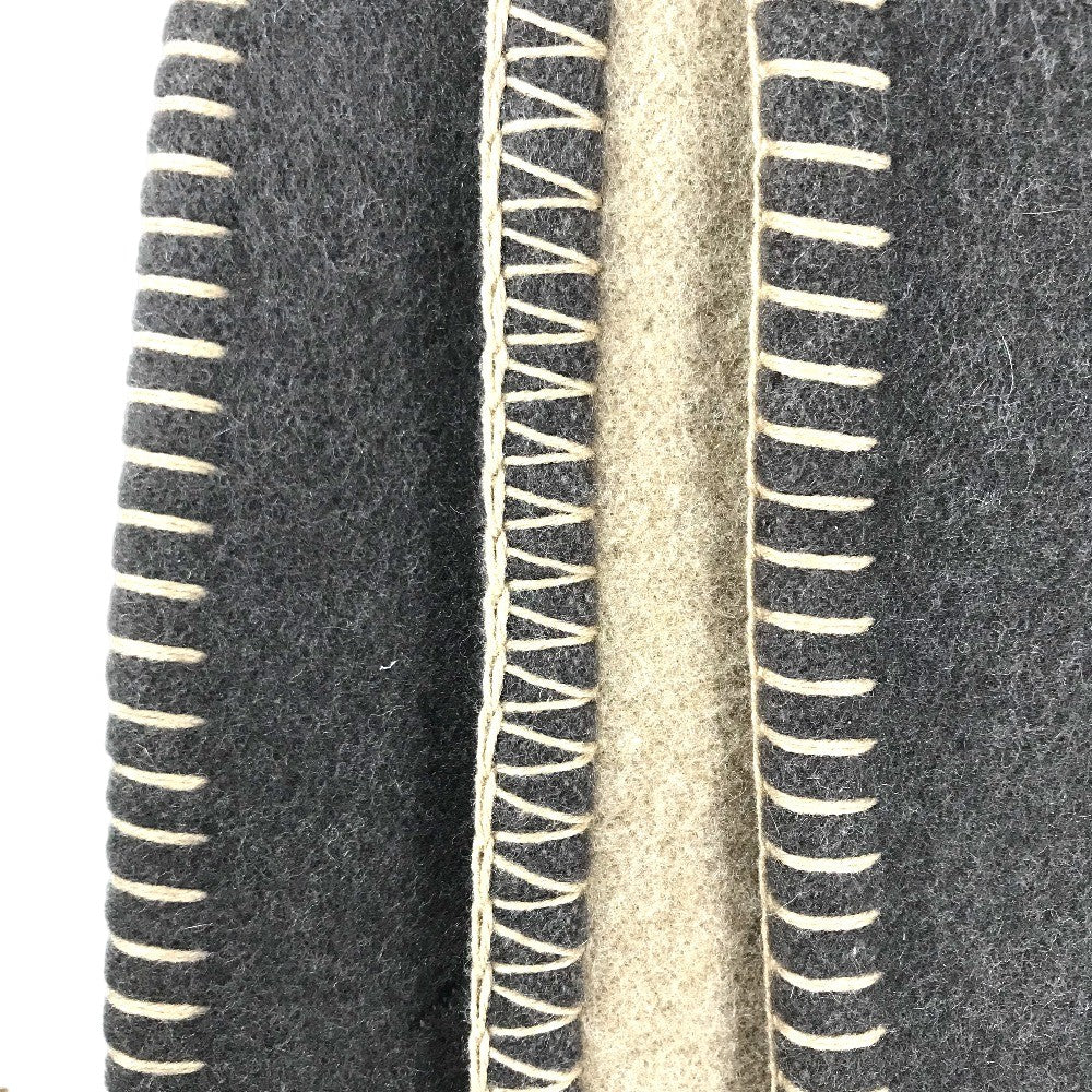LOUIS VUITTON MP2259 blanket interior Classic Catgram Blanket Cat animal blanket Wool / Cashmere Brown Used