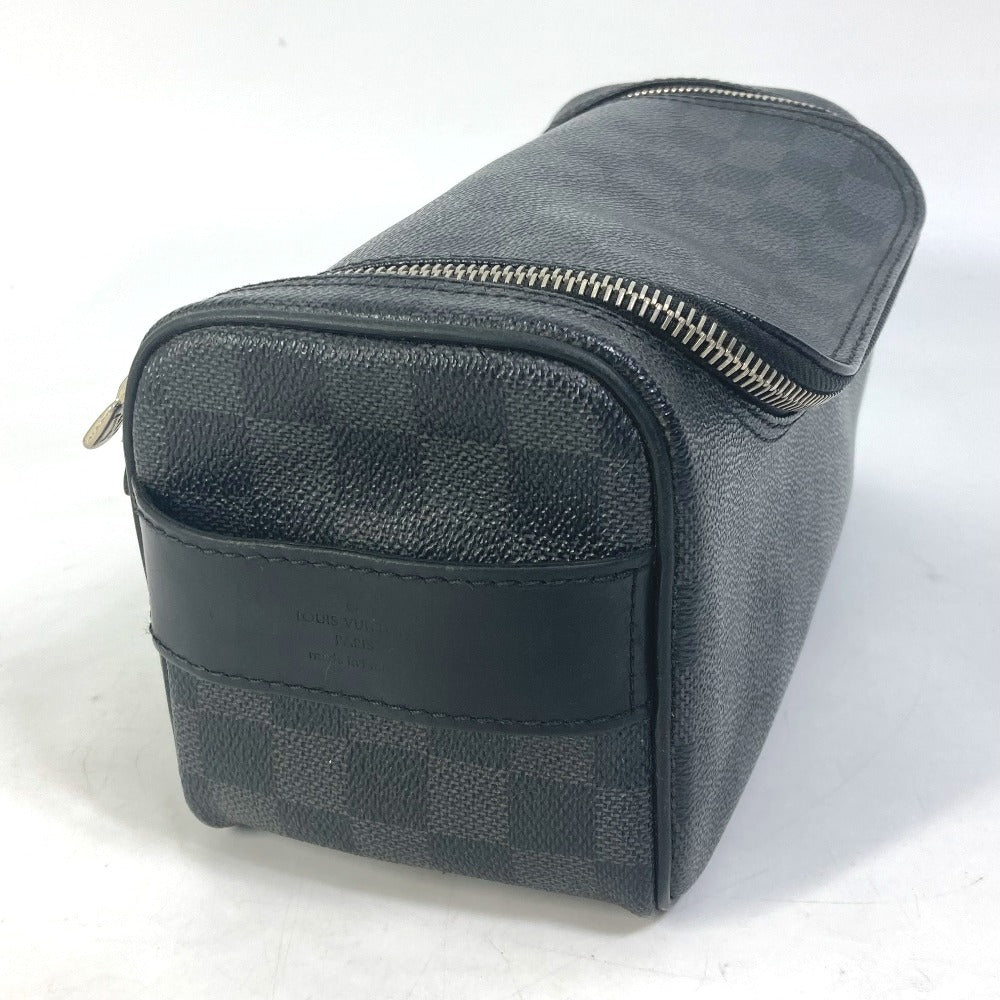 LOUIS VUITTON N47625 ダミエグラフィット トワレポーチ メイクポーチ 化粧ポーチ セカンドバッグ クラッチバッグ ポーチ ダミエグラフィットキャンバス メンズ ブラック